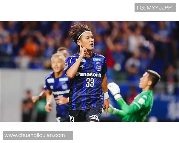 大阪钢花与札幌冈萨的激烈对决展现足球魅力与团队精神