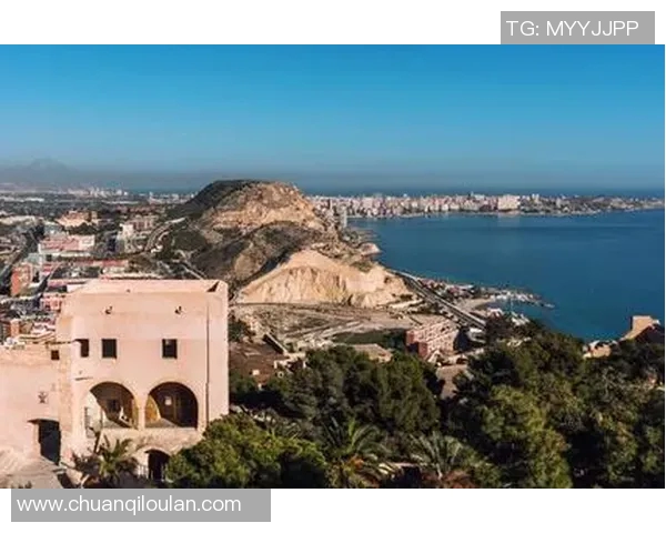 科斯塔的魅力探秘：从足球场到生活方式的全景展示