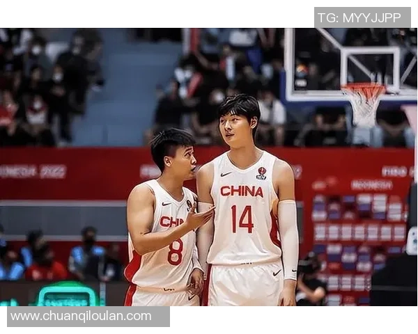 王哲林的篮球之路:从青涩少年到CBA明星的成长故事与奋斗历程 王哲林的篮球之路:从青涩少年到CBA明星的成长故事与奋斗历程